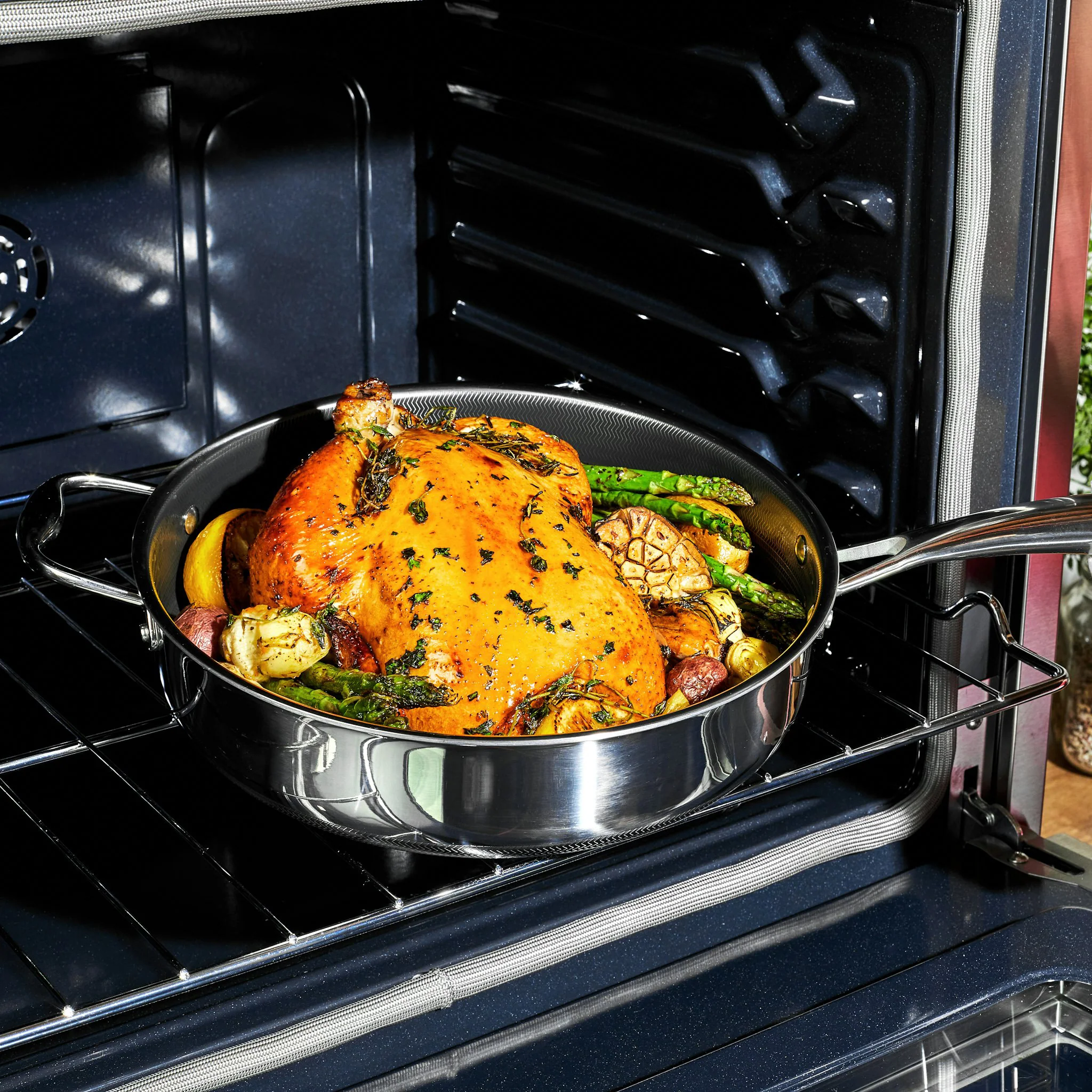 Hybrid Deep Sauté Pan with Lid, 5.5-Qt - Image 7
